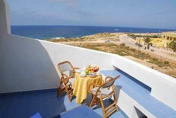 Il Faro Della Guitgia Tommasino Hotel 3*